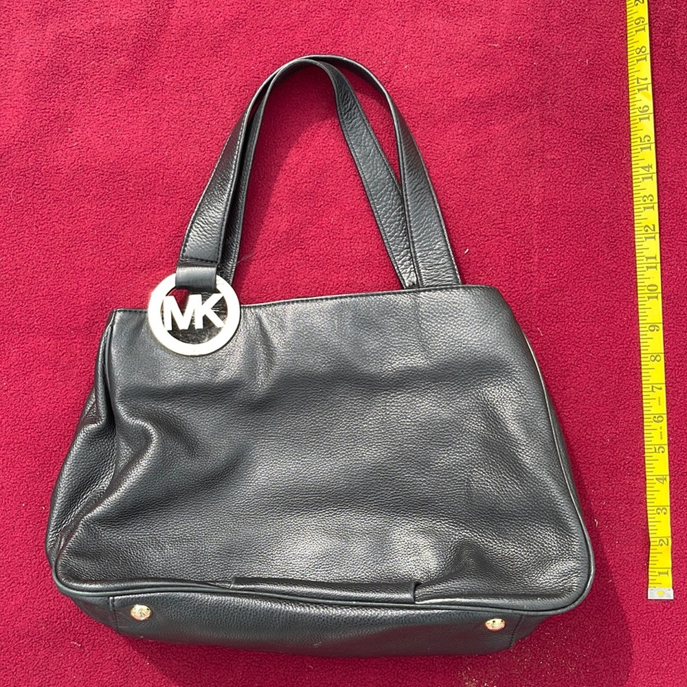 MICHAEL KORS OURSE EXCELLENT CONDITION